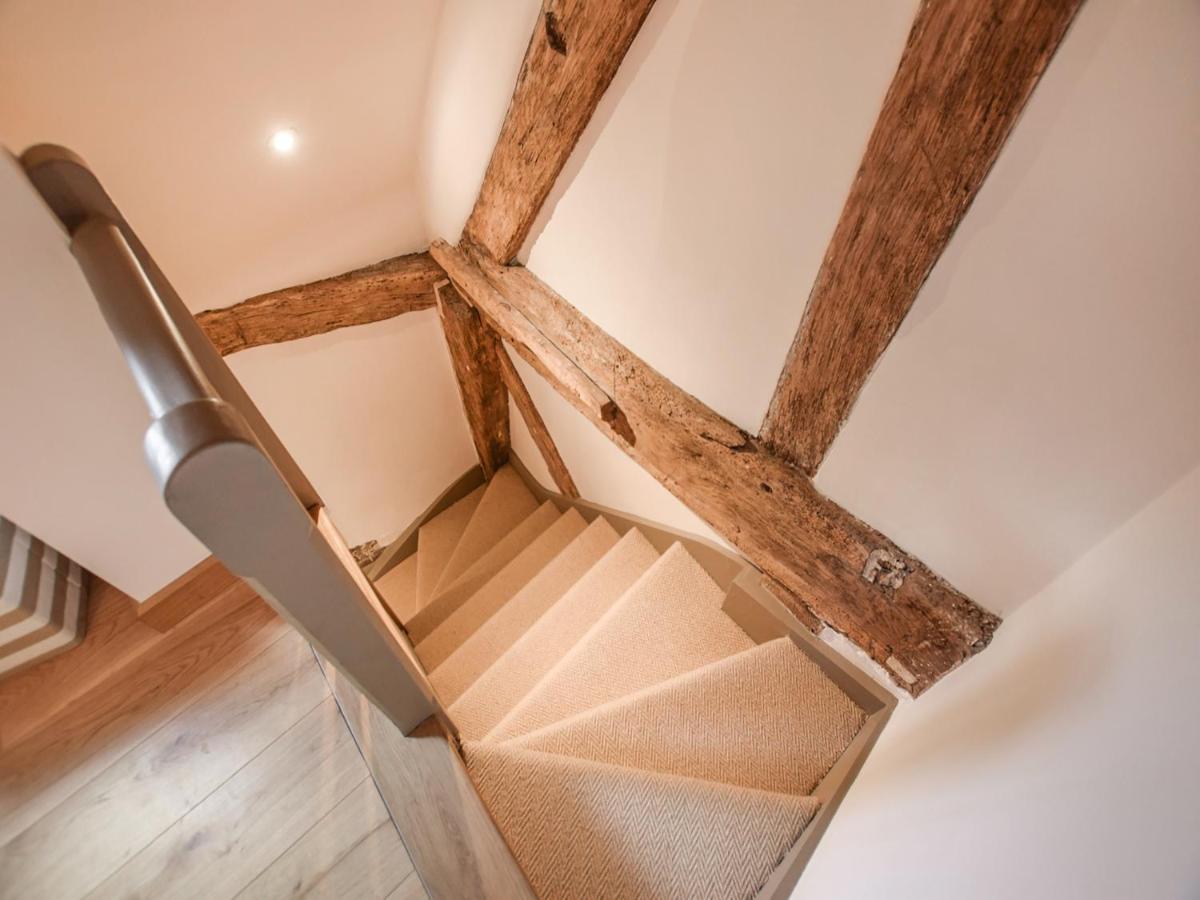 Mercia House Уинчкомб Экстерьер фото