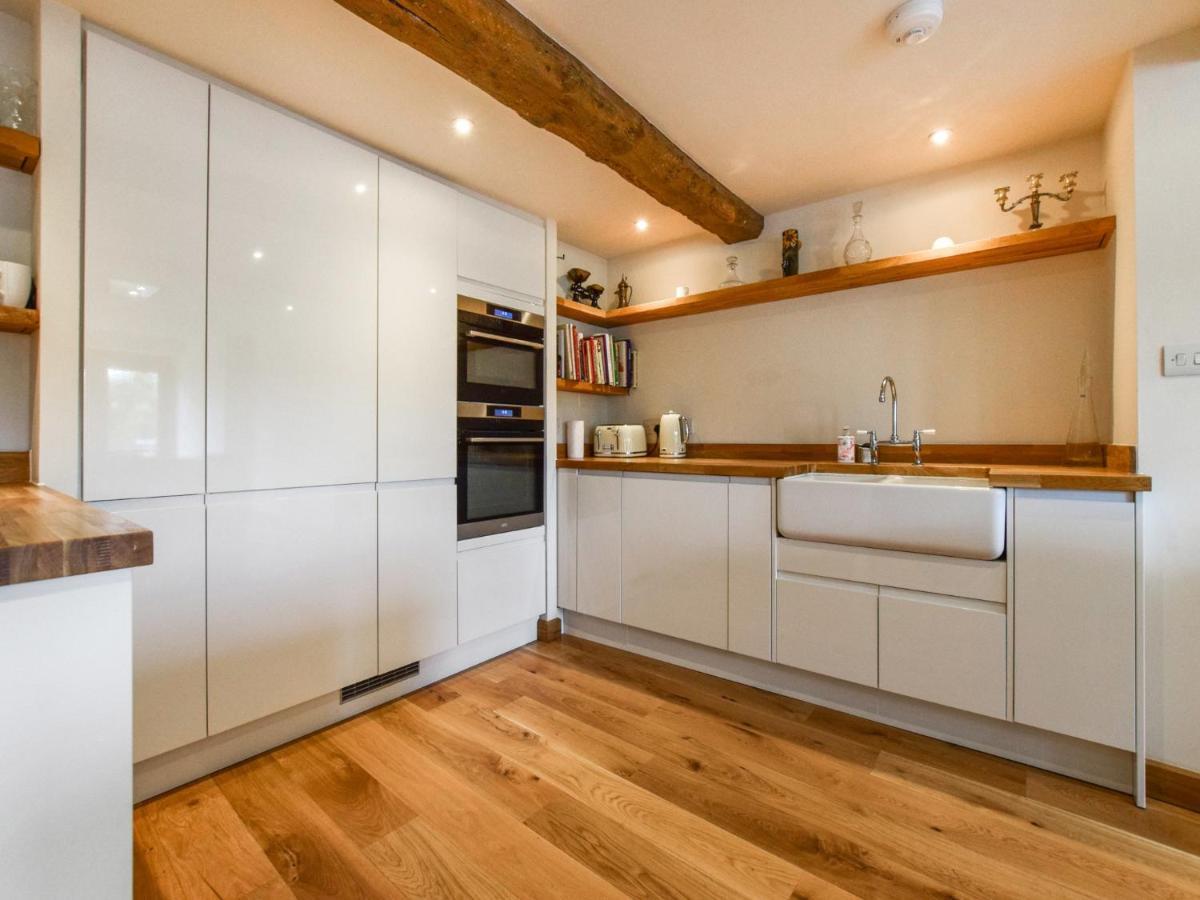 Mercia House Уинчкомб Экстерьер фото