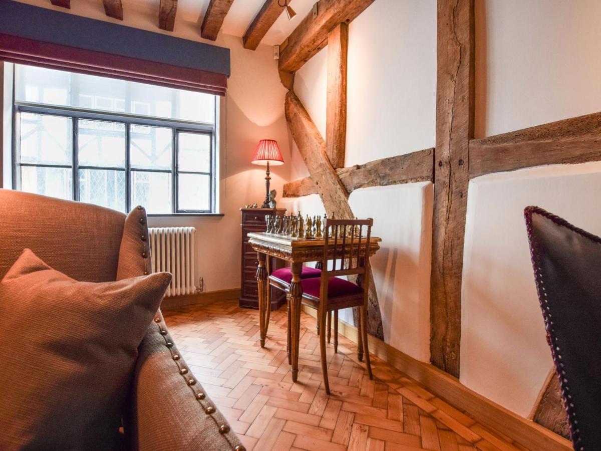 Mercia House Уинчкомб Экстерьер фото