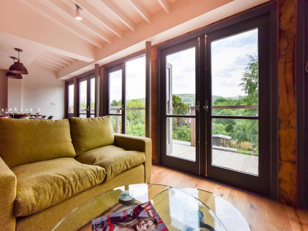 Mercia House Уинчкомб Экстерьер фото