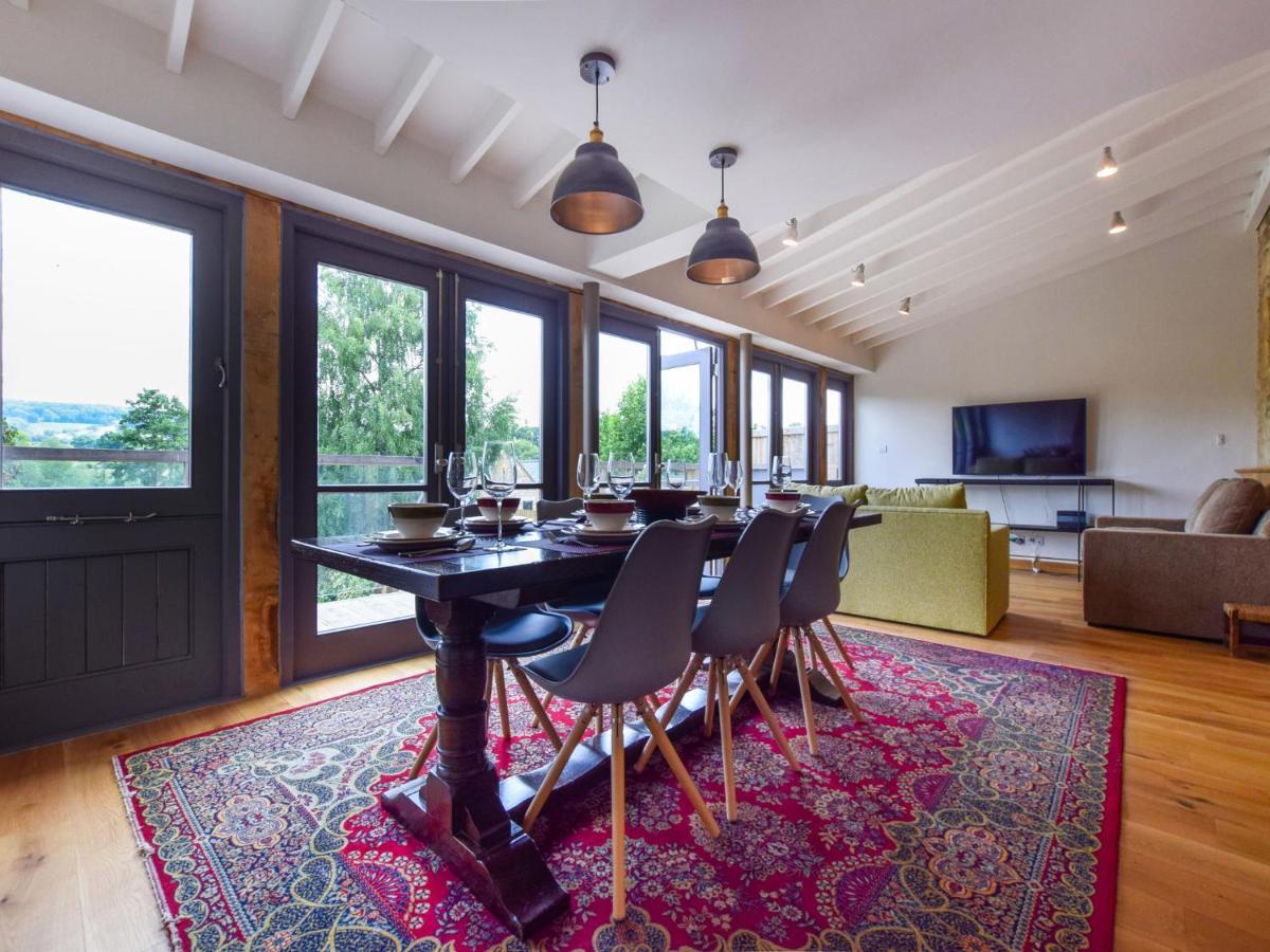 Mercia House Уинчкомб Экстерьер фото